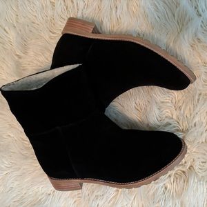 New Jack Rogers Sued Boots